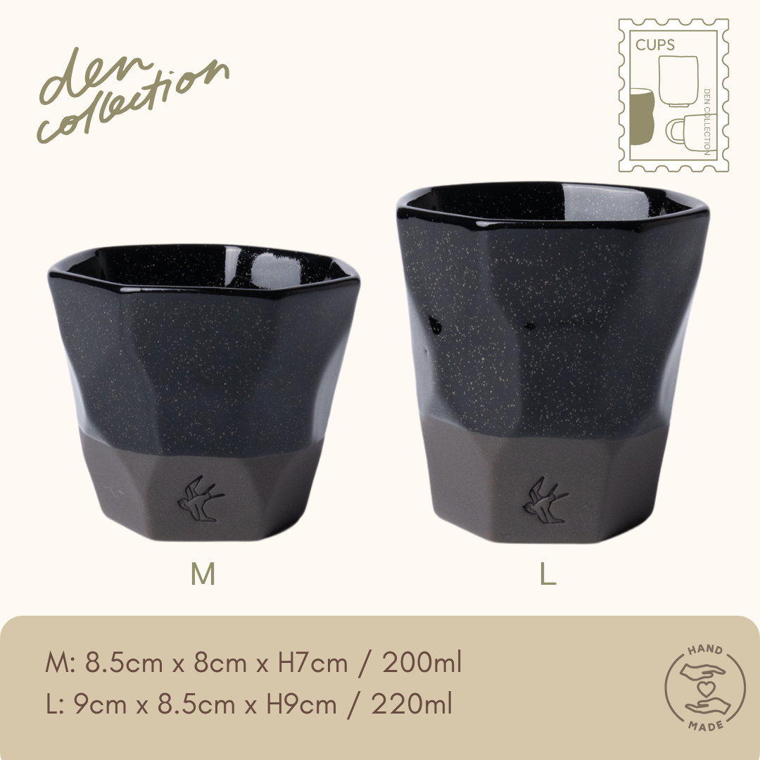 Tsubame Tumbler Cup Milky Way – dark navy glaze with gold specks like a starry sky. 200ml/220ml. / ツバメ工房カップ 天の川 200ml/220mlサイズ。夜空のような深い紺に金の星屑をちりばめた幻想的な釉薬。